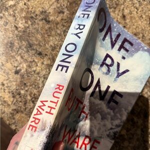 Ruth Ware Thriller Book Preloved